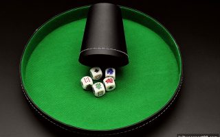 雷火电竞教你玩转棋牌：掼蛋残局策略与百家乐概率的真相